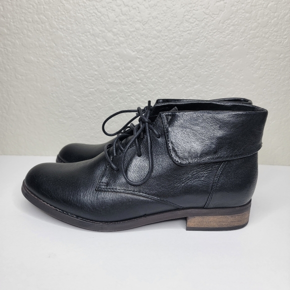 Steve Madden Women's Black Leather Chukka Stingrei Fold-Over Ankle Boots Size 8M - Picture 6 of 10